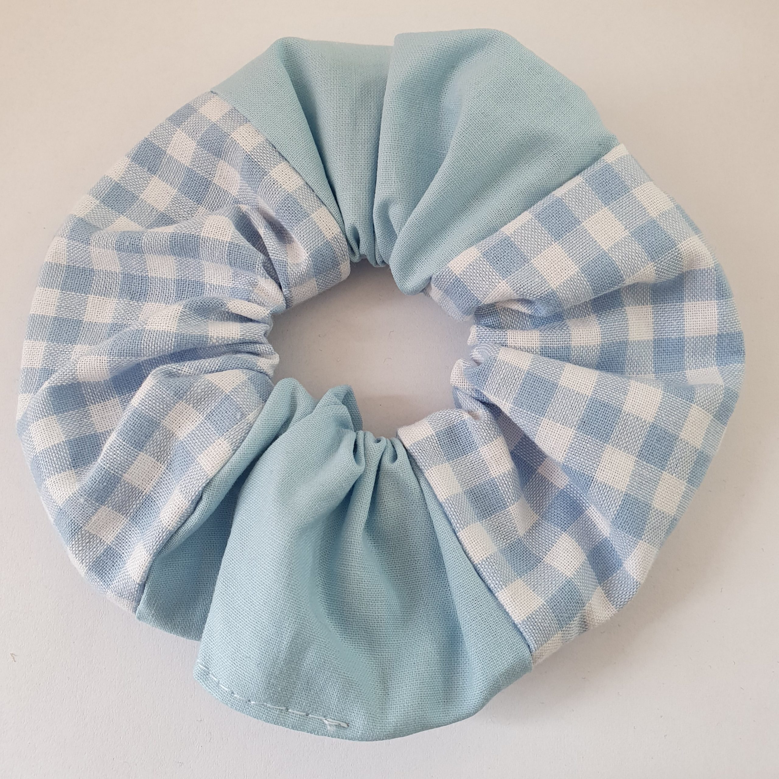 Scrunchie Haarband Haargummi hellblau weiß